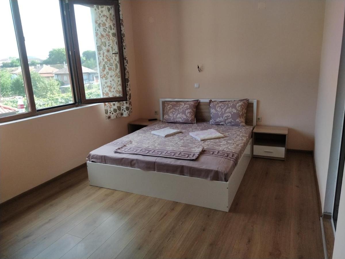 Guest House Proynovi Калофер Экстерьер фото