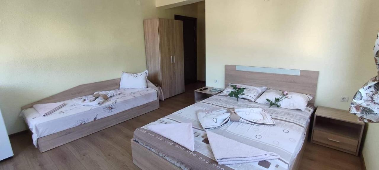 Guest House Proynovi Калофер Экстерьер фото